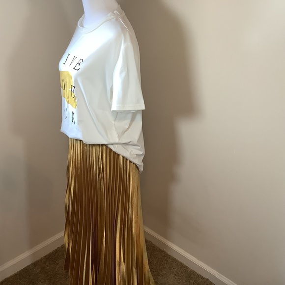 Shein two piece gold pleated skirt, large - Picture 2 of 3